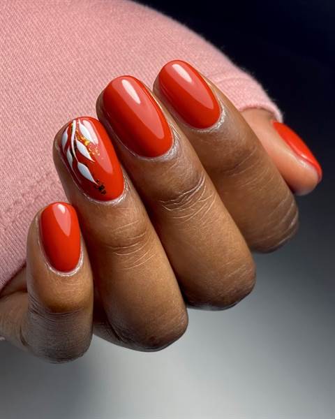 SMALTO SEMIPERMANENTE SHELLAC Maple Leaves